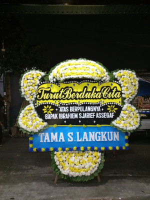 Papan Bunga Duka di Malang Nengah